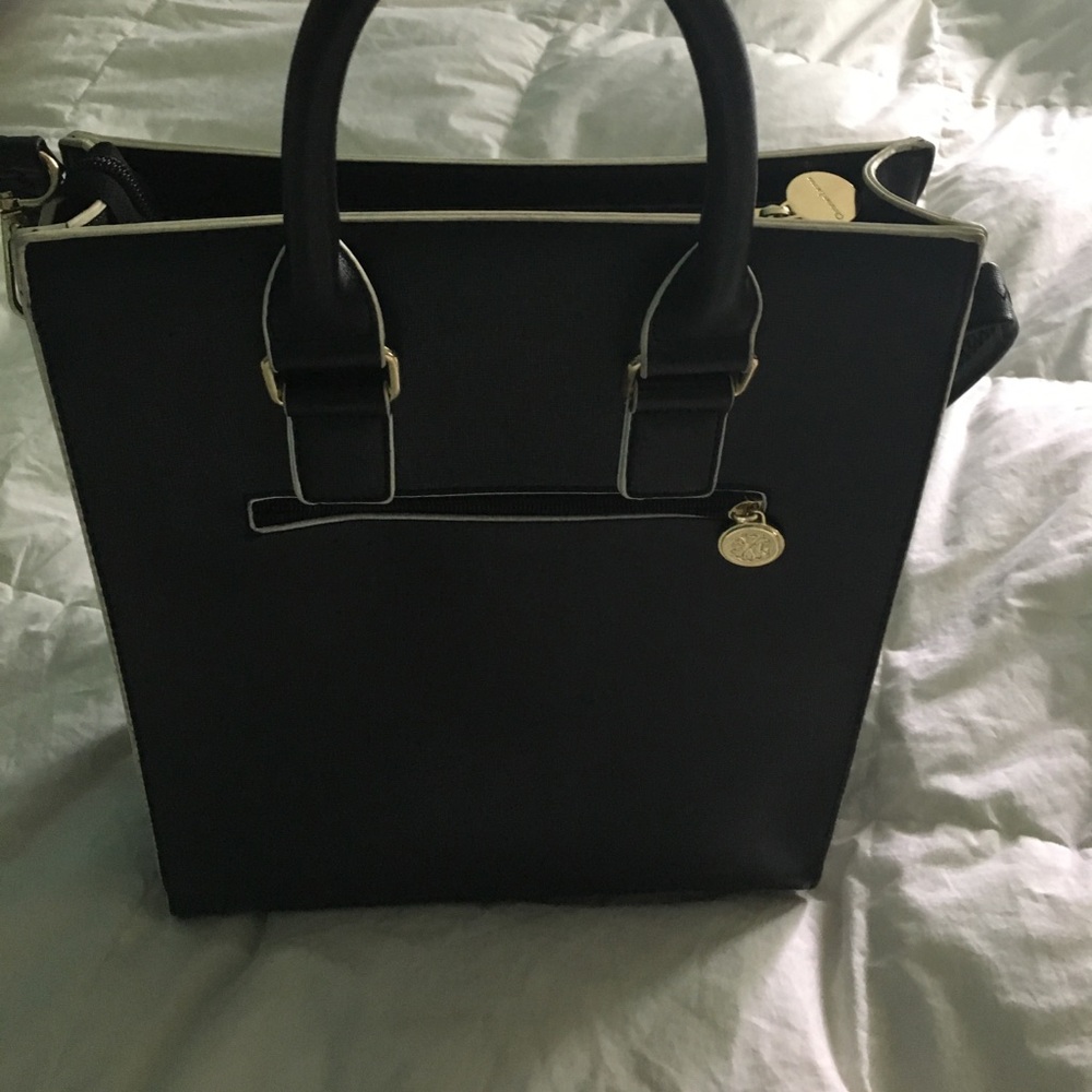 Christian Lacroix Black and White Shoulder Bag - Picture 3 of 6